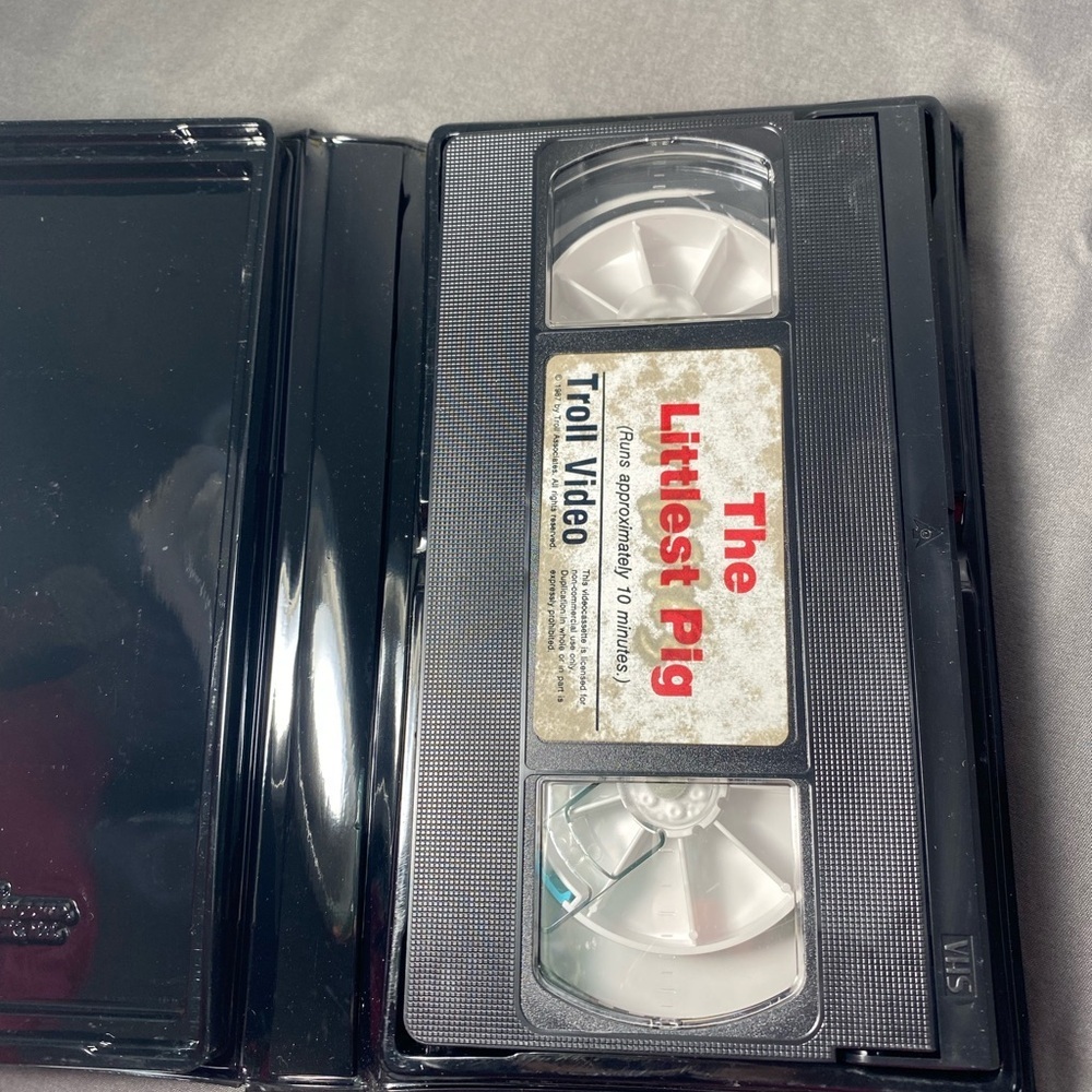 'The Littlest Pig' VHS and Book Set - Picture 5 of 8